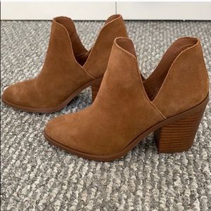 Steve Madden Camel Suede Booties